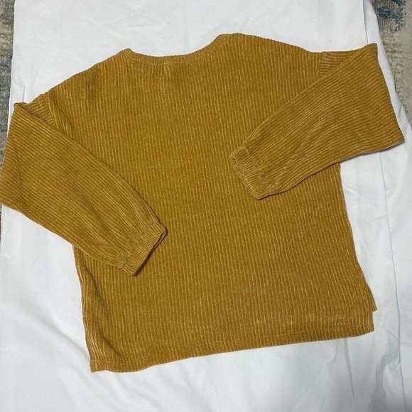 Old Navy Mustard Yellow Knitted Sweater - Picture 4 of 5